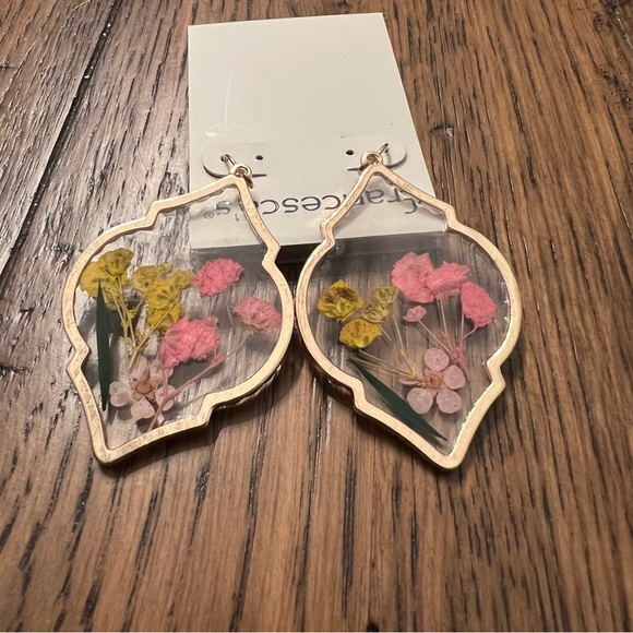 Francesca’s Camryn Pressed Floral Earrings - Picture 3 of 3
